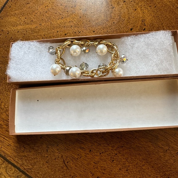 Beautiful Silpada stretch gold chain bracelet with crystal and pearl accents - Picture 2 of 4